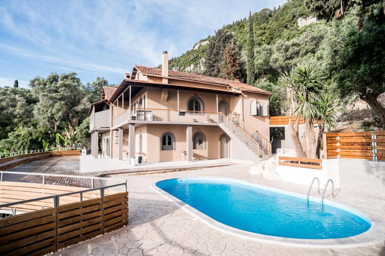 Seven Keys Luxury Suites Achílleion Eksteriør billede