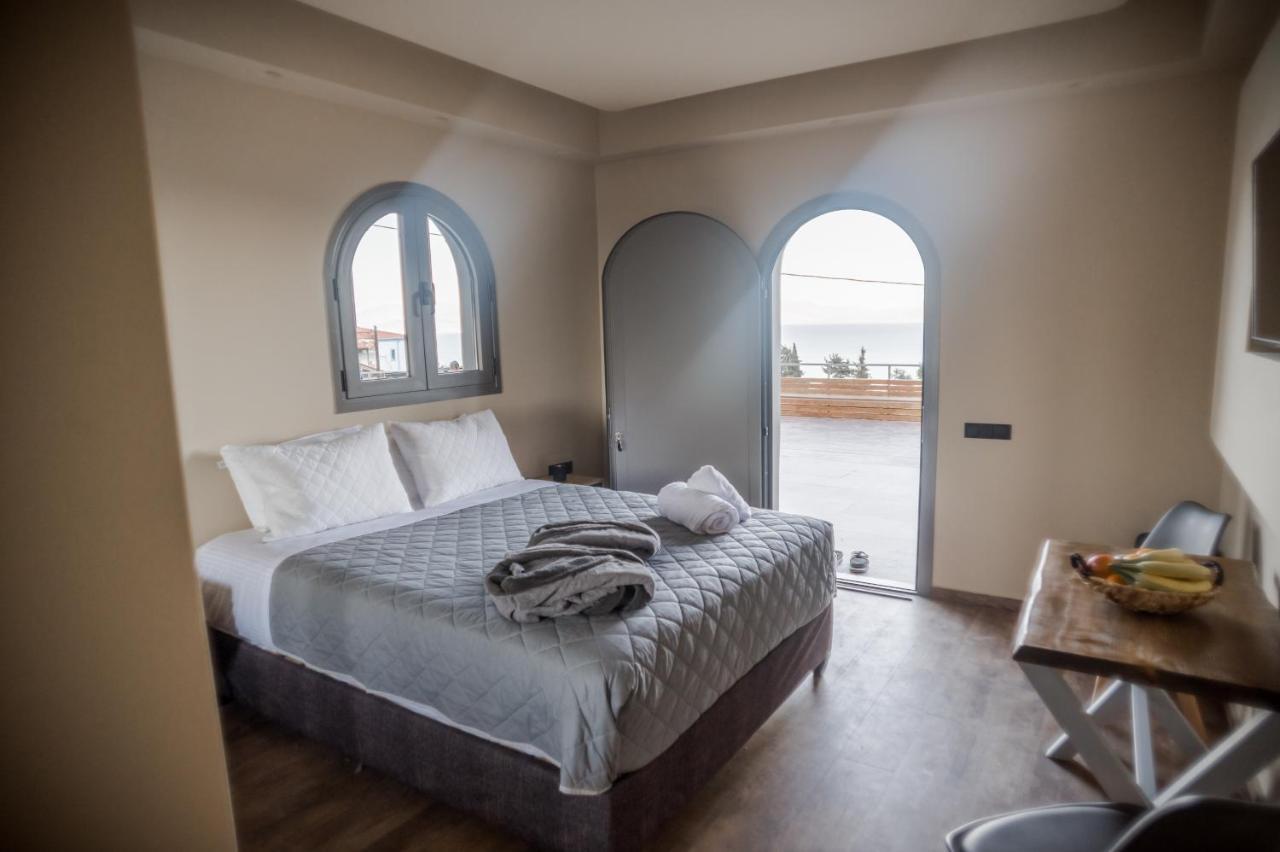 Seven Keys Luxury Suites Achílleion Eksteriør billede