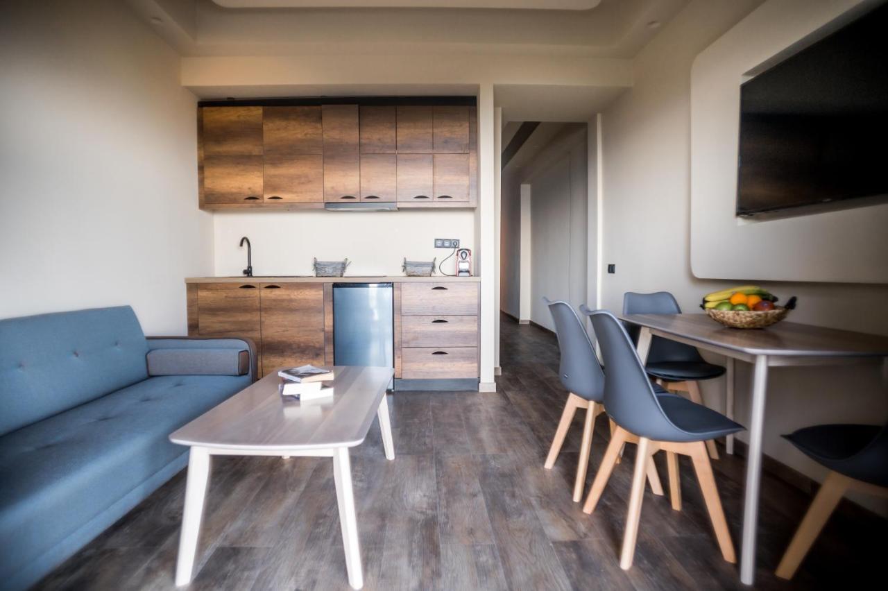 Seven Keys Luxury Suites Achílleion Eksteriør billede