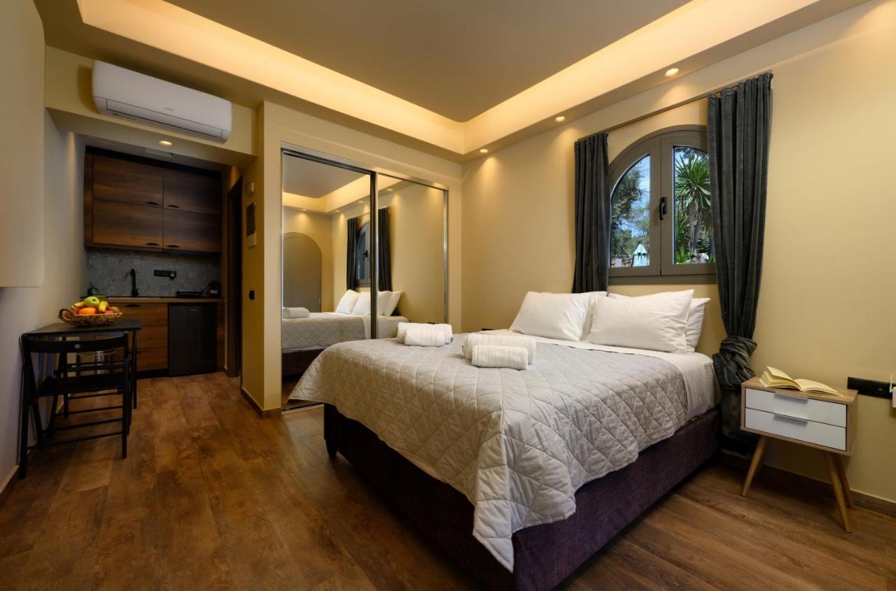 Seven Keys Luxury Suites Achílleion Eksteriør billede