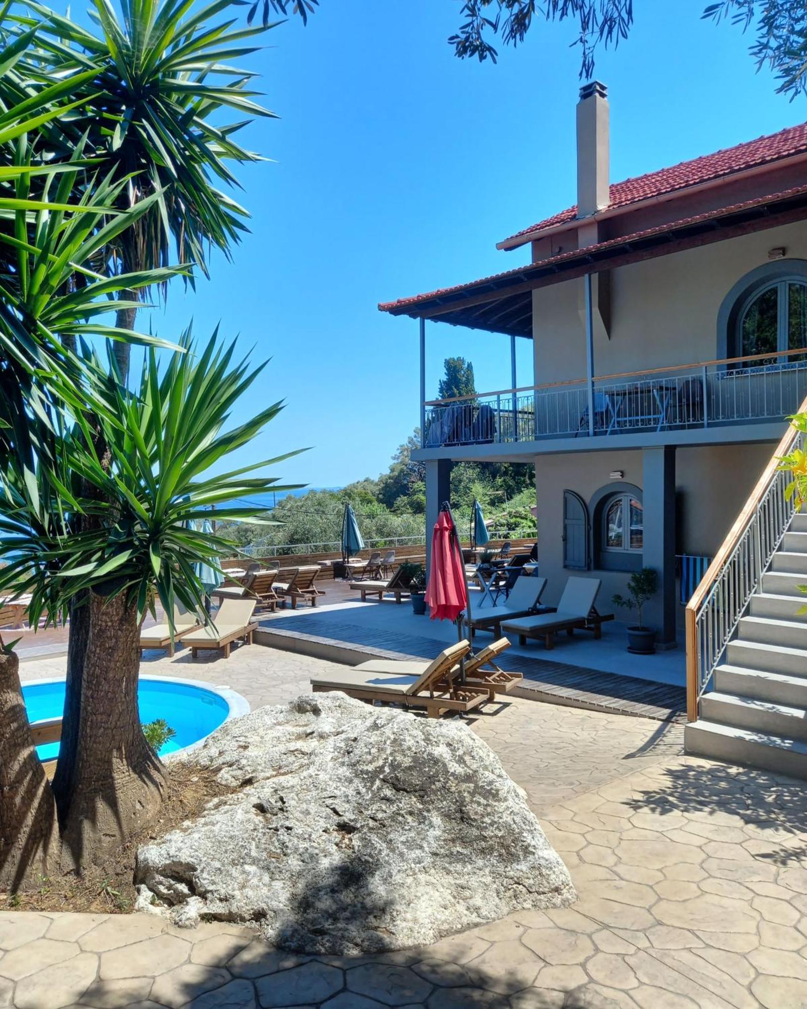 Seven Keys Luxury Suites Achílleion Eksteriør billede